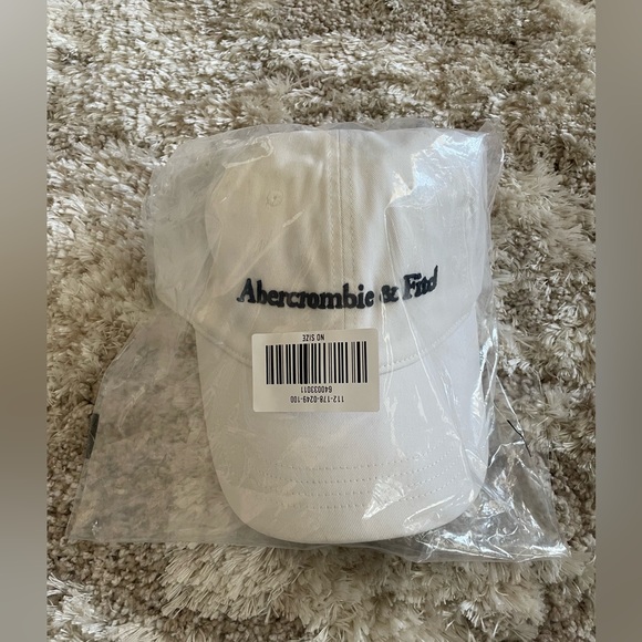 NWT Abercrombie & Fitch Men’s White Logo Baseball Cap - Picture 2 of 4